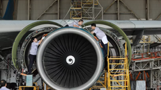 Vietnam Airlines đầu tư công nghệ, nâng cao chất lượng đào tạo nhân lực và hoàn thiện quy trình vận hành theo chuẩn quốc tế.