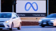 Microsoft và Meta mạnh tay cắt giảm nhân sự để dồn lực cho cuộc đua AI