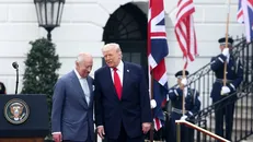 Nhà vua Anh Charles III (trái) và Tổng thống Mỹ Donald Trump tại cuộc gặp ở Washington, DC ngày 28/4/2026.