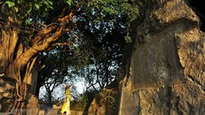 Ma nhai Non Nước: Văn tự khắc núi đá trên hành trình đến di sản tư liệu UNESCO