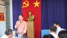 Trưởng Công an xã thừa nhận hành động không đúng mực của mình trước mặt người dân 