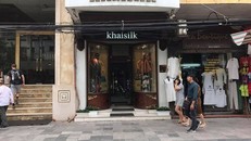 Cửa hàng Khaisilk tại 113 Hàng Gai ngừng hoạt động kinh doanh để phục vụ công tác kiểm tra của cơ quan chức năng