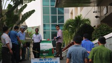 Công an khám nghiệm hiện trường.