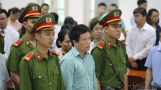 Hà Văn Thắm tại phiên tòa sơ thẩm. 