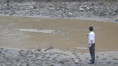 Sông Nậm Tôn – Nươi lấy nguồn nước thô cung cấp cho Nhà máy nước Quỳ Hợp bị ô nhiễm quanh năm