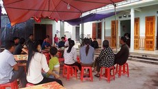 Gia đình tổ chức mai táng cho nạn nhân.