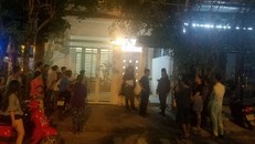 Công an phong tỏa hiện trường ngôi nhà để điều tra.