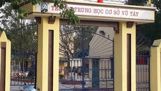 Trường THCS Vũ Tây, nơi xảy ra vụ việc hai thanh niên phi xe máy vào trường rồi dùng dao đâm bảo vệ trọng thương