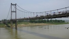 Cầu Dùng, nơi hai nữ sinh lớp 8 nắm tay nhau đi xuống sông tự tử.