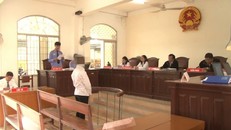 Nam thanh niên 15 tuổi hiếp dâm cháu họ 4 tuổi đã bị tuyên phạt 8 năm tù giam. 