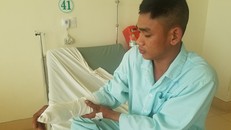 Anh Sang bị thương tích phải đến bệnh viện cấp cứu