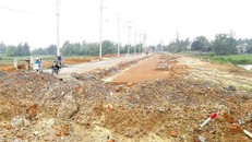 Tuyến đường Mai Đăng Chơn nối chỉ dài gần 1km nhưng sau nhiều tháng thi công, đến nay vẫn chưa hoàn thành