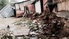 Sạt lở ven sông Hậu ở thị xã Bình Minh, tỉnh Vĩnh Long diễn biến phức tạp