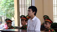 Long khai nhận toàn bộ hành vi gây án tại tòa. 
