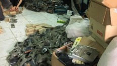 Bắt khẩn cấp giám đốc sản xuất phụ tùng xe máy giả