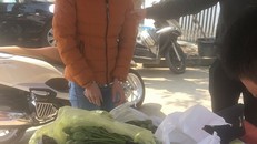 Nguyễn Thị Xuân bị bắt giữ cùng tang vật.