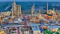 Nhà máy Lọc dầu Dung Quất. (Ảnh: HNX)