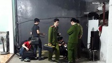 Cảnh sát khám nghiệm hiện trường điều tra nguyên nhân.