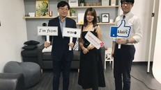 Chị Thuỳ Dung cùng các đối tác nước ngoài 