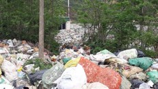 Rác thải tại bãi rác Phượng Thanh