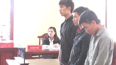 Ba bị cáo tại phiên tòa phúc thẩm ngày 21-3. Ảnh: NN