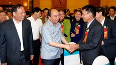 Thủ tướng Nguyễn Xuân Phúc cùng các đại biểu dự Hội nghị