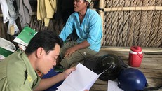 Công an xã ghi lời khai nhân chứng