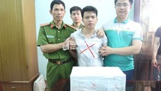 Đối tượng Hải cùng tang vật tại CQĐT. Ảnh: Báo Nghệ An