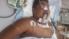 Anh Phú được đưa đến bệnh viện cấp cứu nhưng đã tử vong ngay sau đó. Ảnh: Triệu Thanh