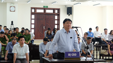 Cựu Chủ tịch HĐTV PVN Đinh La Thăng trong phiên tòa xét xử phúc thẩm vụ án tại PVN và PVC.