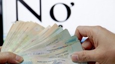 Không đòi được nợ, Hậu đã tấn công nhân viên lễ tân.