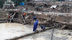 Tan hoang vì lũ quét. Ảnh: VOV