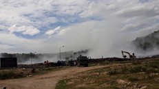 Hiện trường đám cháy tại bãi rác xã Ngọc Sơn, huyện Quỳnh Lưu (Nghệ An) khiến hơn 30 người nơi đây nhập viện. Ảnh: Cảnh Thắng