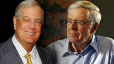 Tỷ phú David Koch (trái) và Charles Koch là một trong số những nhân vật có tầm ảnh hưởng nhất nước Mỹ.