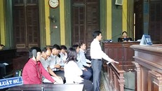 Các bị cáo tại phiên toà phúc thẩm.