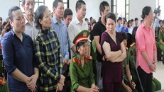 9 bị cáo nghe HĐXX tuyên phạt