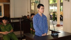 Chau Nát tại tòa