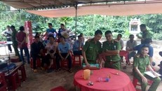 Lực lượng chức năng tỉnh Đắk Lắk đến làm việc tại căn nhà của 2 nạn nhân.