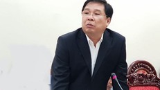 Ông Đinh Trung Cẩn, tổng giám đốc Trung tâm Bảo vệ quyền tác giả âm nhạc Việt Nam, cho biết, ca sĩ hát một bài kiếm 300 - 500 triệu mà khi tác giả đòi tiền tác quyền thì chửi um sùm