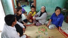 Em học sinh bị tát 231 cái và gia đình 