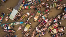 Tác phẩm chợ nổi ngày giáp Tết. Ảnh: Tác giả Lê Thái Dương (Bạc Liêu)