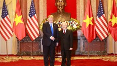 Tổng bí thư, Chủ tịch nước Nguyễn Phú Trọng tiếp Tổng thống Mỹ Donald Trump tại Phủ Chủ tịch 