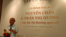 Ông Nguyễn Chấn chia sẻ thông tin với phóng viên báo chí 