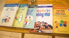 Series sách cho trẻ tự kỷ xuất bản lần đầu gồm 5 cuốn. (Ảnh: Lê Hoàng/Vietnam+)