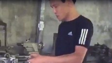 Cựu đặc công Nguyễn Văn Lân bị tạm giữa hình sự để điều tra vì có liên quan đến việc hành hung ba nhân viên của công ty đòi nợ thuê.