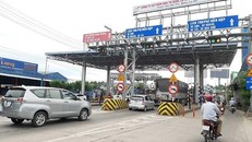Trạm T2 hiện đang chính thức tạm ngưng thu phí trong vòng 10 ngày (kể từ ngày 25-5). Ảnh: H.DƯƠNG