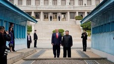 Tổng thống Trump và Chủ tịch Kim gặp mặt trực tiếp tại khu vực phi quân sự giữa Triều Tiên và Hàn Quốc ngày 30/6 vừa qua.