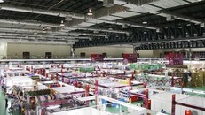 Một góc khu gian hàng Việt Nam tại Hội chợ thương mại Việt-Lào 2019 ở Vientiane. (Ảnh minh họa: Xuân Tú/TTXVN)