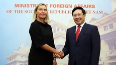 Phó Thủ tướng, Bộ trưởng Bộ Ngoại giao Phạm Bình Minh và Đại diện cấp cao của EU về chính sách đối ngoại và an ninh, Phó Chủ tịch Ủy ban châu Âu Federica Mogherini