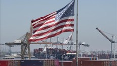 Tàu chở container hàng hóa từ châu Á cập cảng Long Beach, Mỹ ngày 1/8/2019. Ảnh: AFP/TTXVN